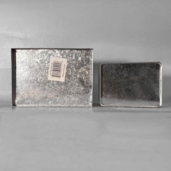 Set of 2 Spring Deer Tins - Picture 4 of 5